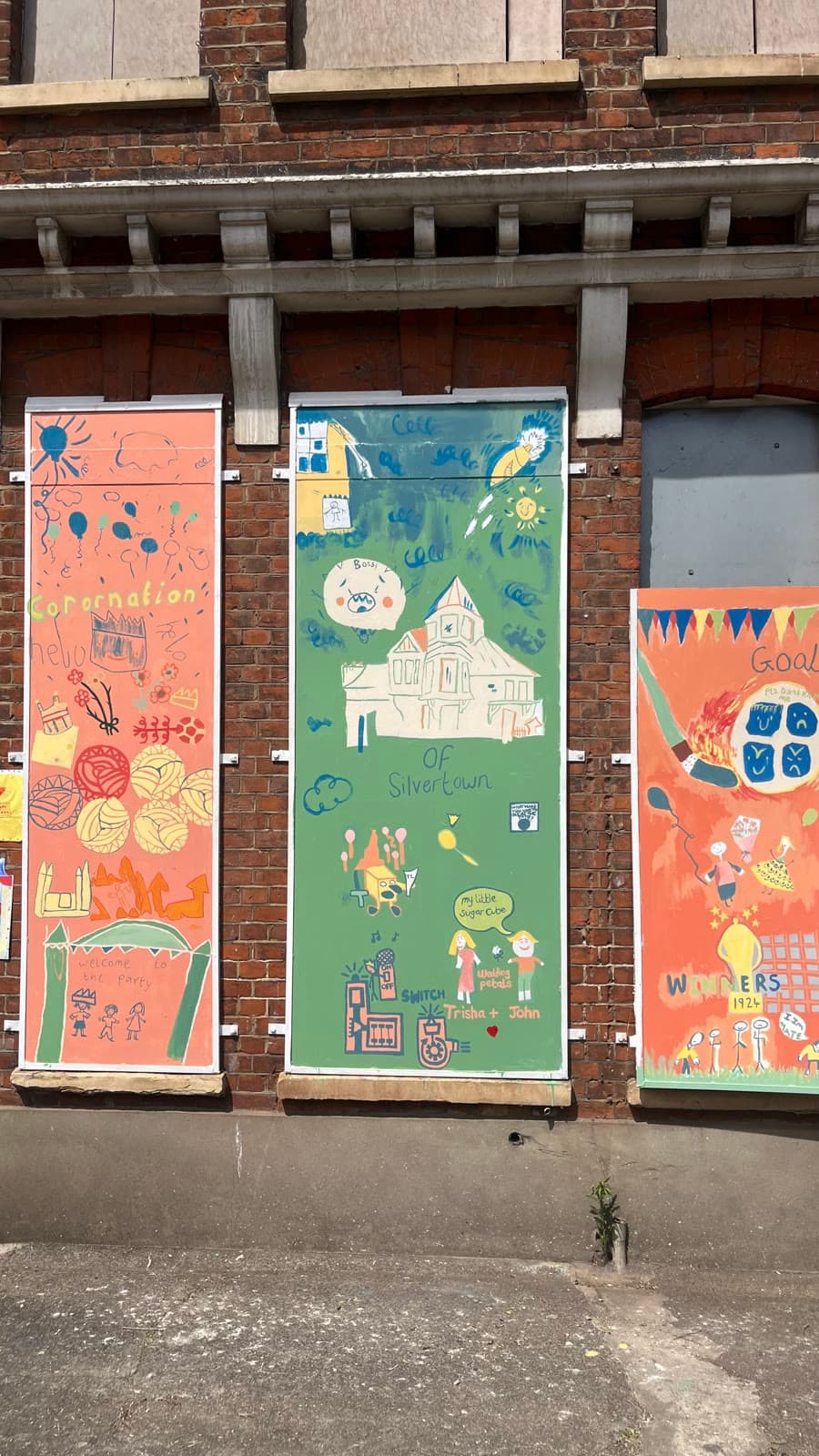 Reinstate workshop and community mural